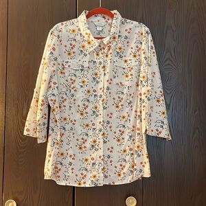 CJ Banks 3/4 sleeved white blouse with navy and gold floral. Size 2X